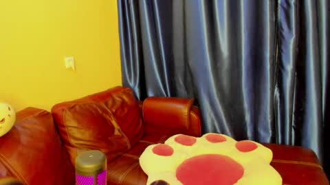 Snapshot of barbara_purple chatting on April 2026 12:19:01 AM Barbara online show from April 2026 12:19:01 AM