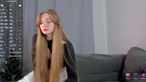 Snapshot of barbbiiedoll chatting on January 2025 09:55:02 PM Kendall online show from January 2025 09:55:02 PM