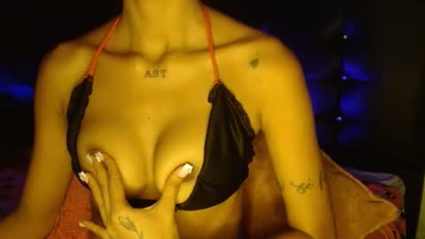 Snapshot of barbie_222 chatting on October 2025 12:41:02 AM barbie_222 online show from October 2025 12:41:02 AM