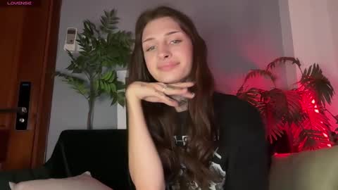 Snapshot of barbie_bi chatting on February 2025 02:55:02 PM My name is Molly. Please say hello I like talking to you. If you have any wishes or obscene desires please use the tip menu online show from February 2025 02:55:02 PM