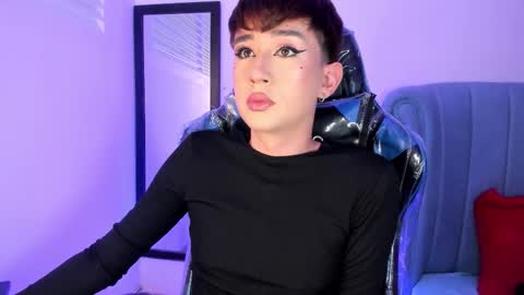 Snapshot of barbie_boy_ chatting on February 2026 01:56:02 PM I work from home this is my room 3 online show from February 2026 01:56:02 PM