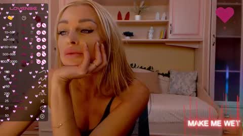 Snapshot of barbie_kiss1 chatting on December 2024 04:31:02 AM barbie online show from December 2024 04:31:02 AM