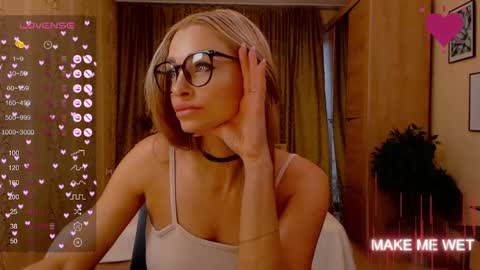 Snapshot of barbie_kiss1 chatting on December 2024 04:49:02 AM barbie online show from December 2024 04:49:02 AM