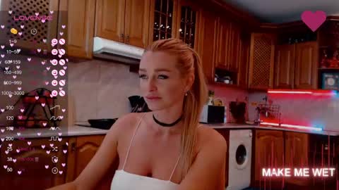 Snapshot of barbie_kiss1 chatting on December 2024 04:41:02 AM barbie online show from December 2024 04:41:02 AM