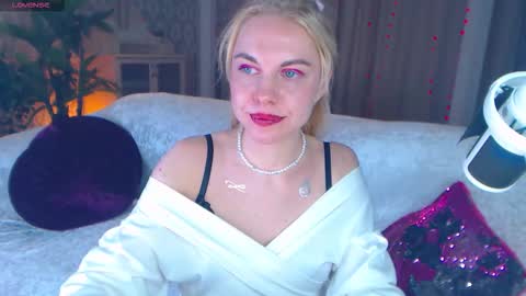 Snapshot of barbie_kiss1 chatting on November 2025 06:40:02 AM barbie online show from November 2025 06:40:02 AM