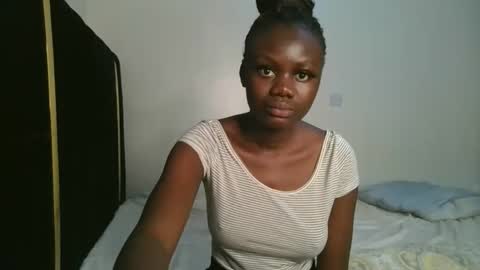 Snapshot of barbie_queen2 chatting on September 2025 12:32:02 AM queen online show from September 2025 12:32:02 AM