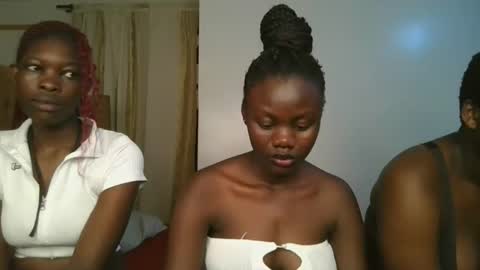 Snapshot of barbie_queen2 chatting on September 2025 02:40:01 PM queen online show from September 2025 02:40:01 PM