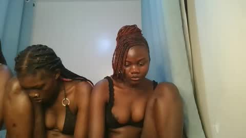 Snapshot of barbie_queen2 chatting on November 2025 01:27:01 AM queen online show from November 2025 01:27:01 AM