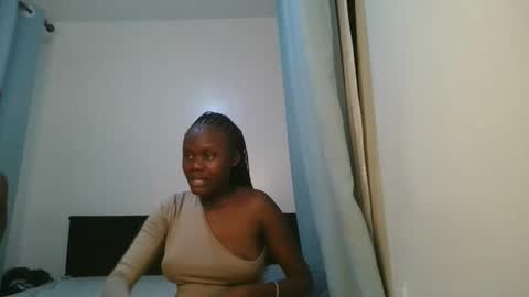 Snapshot of barbie_queen2 chatting on March 2026 02:04:02 AM queen online show from March 2026 02:04:02 AM