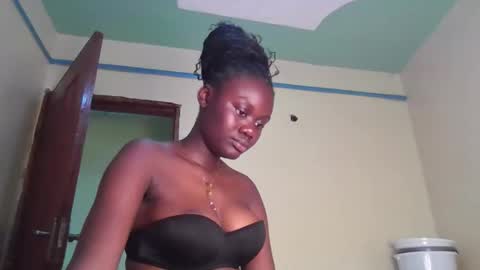 Snapshot of barbie_queen2 chatting on May 2026 11:37:01 AM queen online show from May 2026 11:37:01 AM
