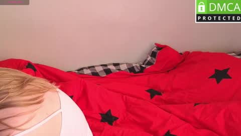 Snapshot of barbie_staze chatting on April 2026 04:33:02 AM Barbie Staze online show from April 2026 04:33:02 AM