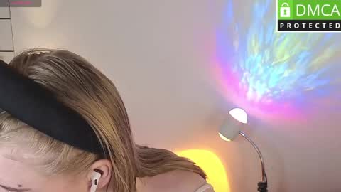 Snapshot of barbie_staze chatting on April 2026 03:28:01 AM Barbie Staze online show from April 2026 03:28:01 AM