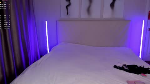 Snapshot of barbielina_ chatting on March 2026 08:42:01 PM Emma online show from March 2026 08:42:01 PM