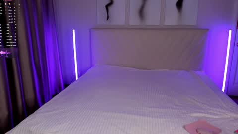 Snapshot of barbielina_ chatting on March 2026 07:14:01 PM Emma online show from March 2026 07:14:01 PM