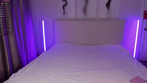 Snapshot of barbielina_ chatting on April 2026 08:06:02 PM Emma online show from April 2026 08:06:02 PM