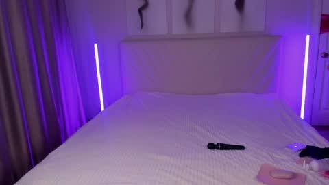 Snapshot of barbielina_ chatting on April 2026 07:52:01 PM Emma online show from April 2026 07:52:01 PM