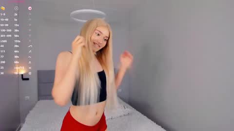 Mia online show from April 2026 03:52:01 PM