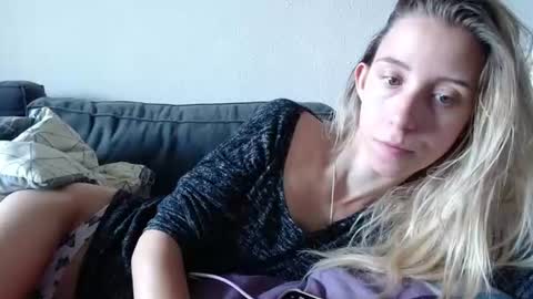 Snapshot of barelylegalblondy chatting on June 2026 09:51:02 AM Lena online show from June 2026 09:51:02 AM