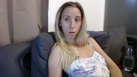 Snapshot of barelylegalblondy chatting on July 2026 05:19:02 PM Lena online show from July 2026 05:19:02 PM
