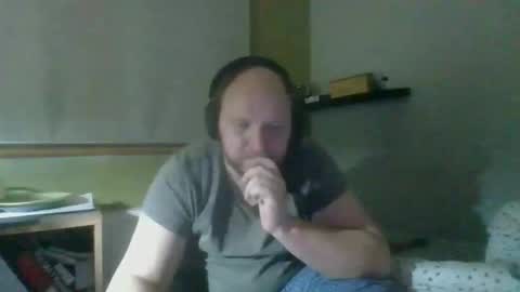 bart_poland online show from November 2025 09:35:01 PM