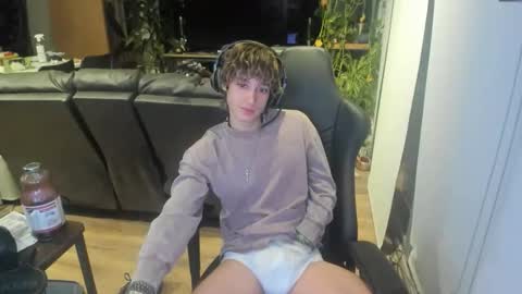 Snapshot of bashful4200 chatting on February 2026 01:59:02 AM ryan online show from February 2026 01:59:02 AM