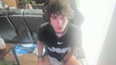 Snapshot of bashful4200 chatting on March 2026 09:40:02 PM ryan online show from March 2026 09:40:02 PM