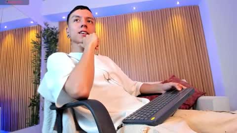 Snapshot of basthiianxxx chatting on December 2025 08:29:01 PM Basthiian online show from December 2025 08:29:01 PM