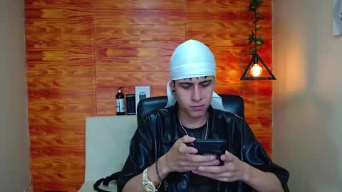 Snapshot of bastiaan_28 chatting on January 2025 02:29:02 AM Bastian online show from January 2025 02:29:02 AM