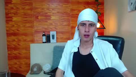 Snapshot of bastiaan_28 chatting on January 2025 04:15:01 AM Bastian online show from January 2025 04:15:01 AM