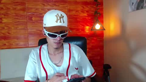 Snapshot of bastiaan_28 chatting on February 2025 02:40:01 AM Bastian online show from February 2025 02:40:01 AM