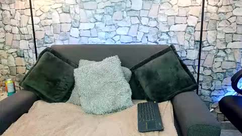 Bastian online show from November 2025 04:55:01 AM