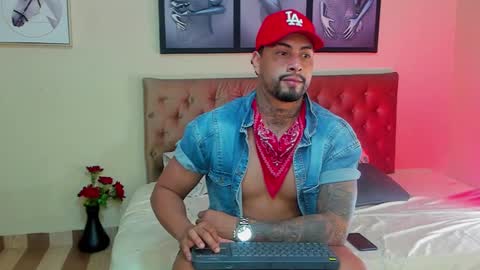 Snapshot of bastian_jones1 chatting on December 2024 02:45:02 AM bastian_jones1 online show from December 2024 02:45:02 AM