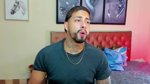 Snapshot of bastian_jones1 chatting on January 2025 11:36:02 PM bastian_jones1 online show from January 2025 11:36:02 PM