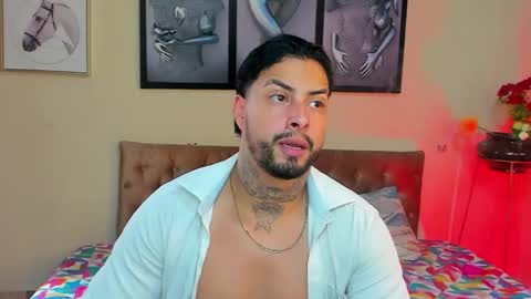 Snapshot of bastian_jones1 chatting on January 2025 06:28:01 PM bastian_jones1 online show from January 2025 06:28:01 PM