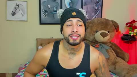 Snapshot of bastian_jones1 chatting on January 2025 07:07:01 AM bastian_jones1 online show from January 2025 07:07:01 AM