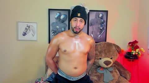 Snapshot of bastian_jones1 chatting on January 2025 10:29:02 AM bastian_jones1 online show from January 2025 10:29:02 AM