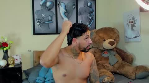 Snapshot of bastian_jones1 chatting on February 2025 10:21:01 PM bastian_jones1 online show from February 2025 10:21:01 PM