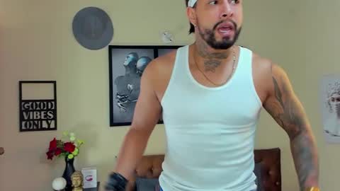 Snapshot of bastian_jones1 chatting on February 2025 07:03:02 PM bastian_jones1 online show from February 2025 07:03:02 PM