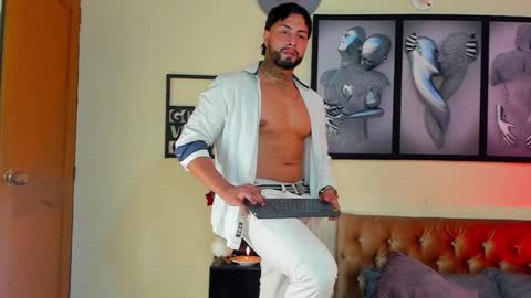 Snapshot of bastian_jones1 chatting on February 2025 05:24:01 AM bastian_jones1 online show from February 2025 05:24:01 AM