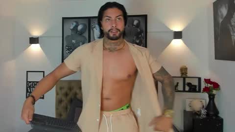 Snapshot of bastian_jones1 chatting on October 2025 01:37:02 AM bastian_jones1 online show from October 2025 01:37:02 AM