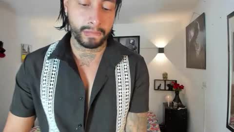 Snapshot of bastian_jones1 chatting on October 2025 10:47:02 PM bastian_jones1 online show from October 2025 10:47:02 PM