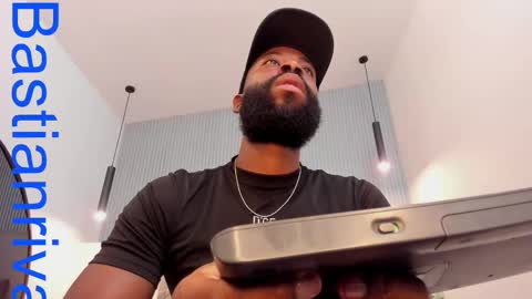 Snapshot of bastianrivas chatting on October 2025 12:03:01 PM Bastian. online show from October 2025 12:03:01 PM