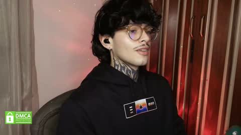 Snapshot of bastiel_ chatting on March 2026 02:06:01 AM Bastiel online show from March 2026 02:06:01 AM