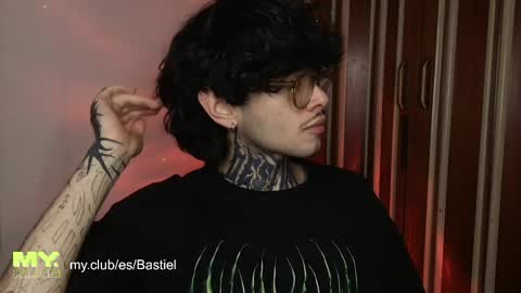 Snapshot of bastiel_ chatting on April 2026 12:42:02 AM Bastiel online show from April 2026 12:42:02 AM