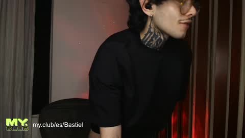Snapshot of bastiel_ chatting on April 2026 03:33:02 AM Bastiel online show from April 2026 03:33:02 AM