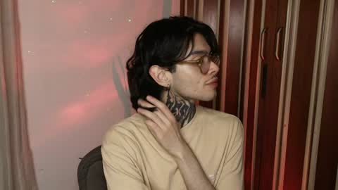 Snapshot of bastiel_ chatting on June 2026 03:11:02 AM Bastiel online show from June 2026 03:11:02 AM