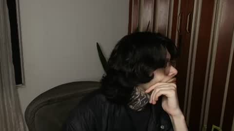 Snapshot of bastiel_ chatting on July 2026 02:44:01 AM Bastiel online show from July 2026 02:44:01 AM