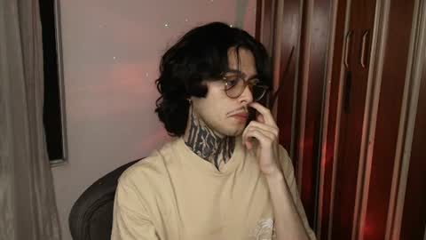 Snapshot of bastiel_ chatting on July 2026 02:40:02 AM Bastiel online show from July 2026 02:40:02 AM