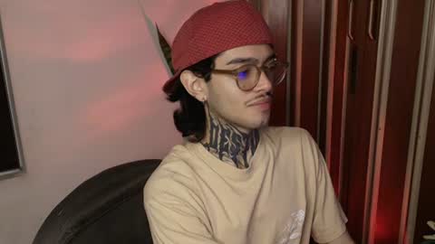 Snapshot of bastiel_ chatting on July 2026 01:19:01 AM Bastiel online show from July 2026 01:19:01 AM
