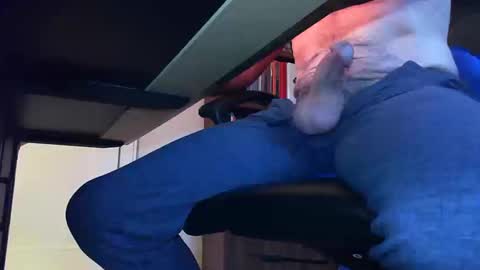 BateBro13 online show from October 2025 02:28:01 PM